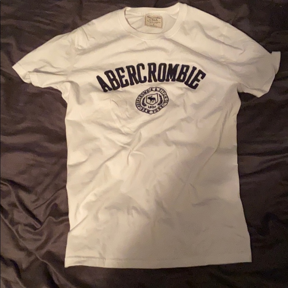 White tee- shirt